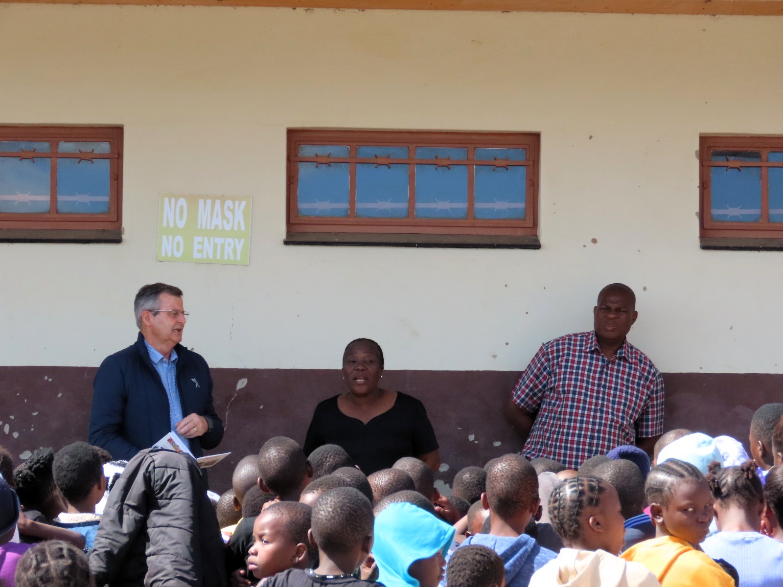 bybels 
                         uitgedeel