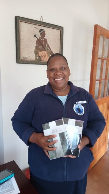 bybels 
                         uitgedeel